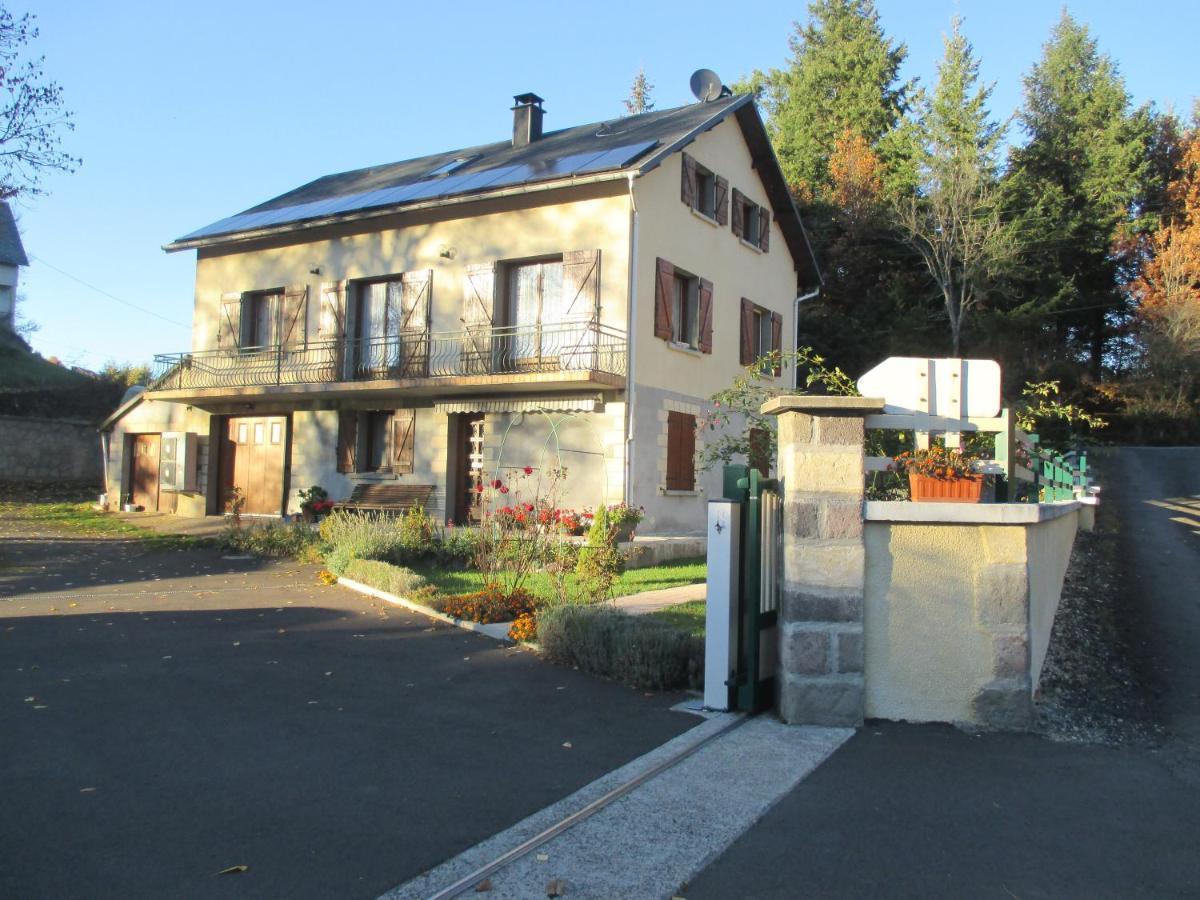 Bed and Breakfast La Cle Des Champs Murol Exterior foto