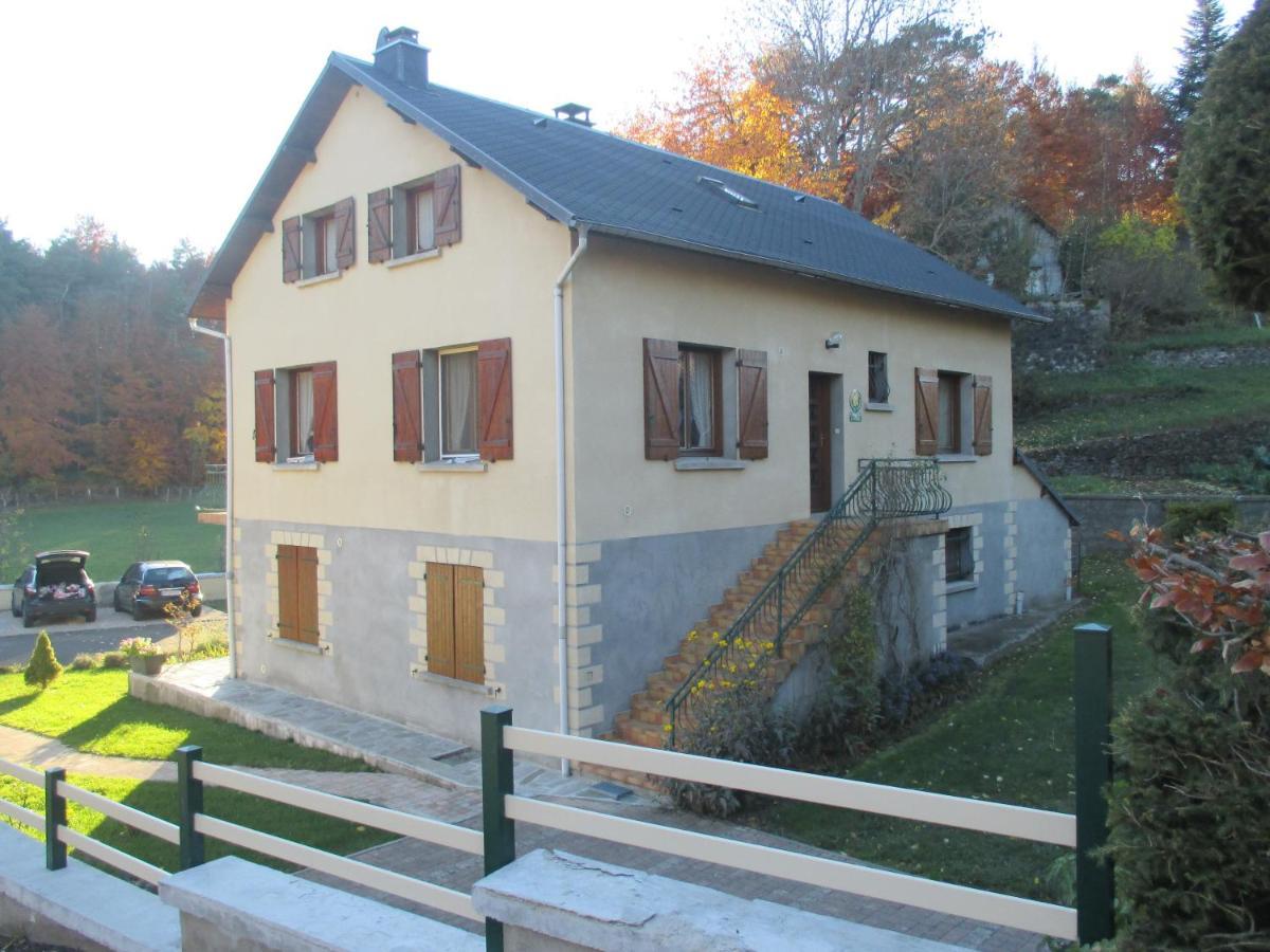 Bed and Breakfast La Cle Des Champs Murol Exterior foto