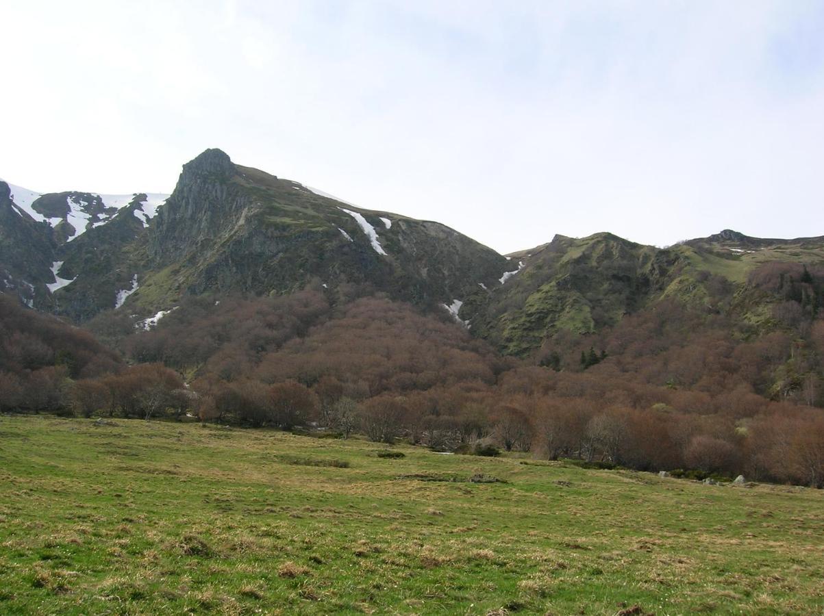 Bed and Breakfast La Cle Des Champs Murol Exterior foto