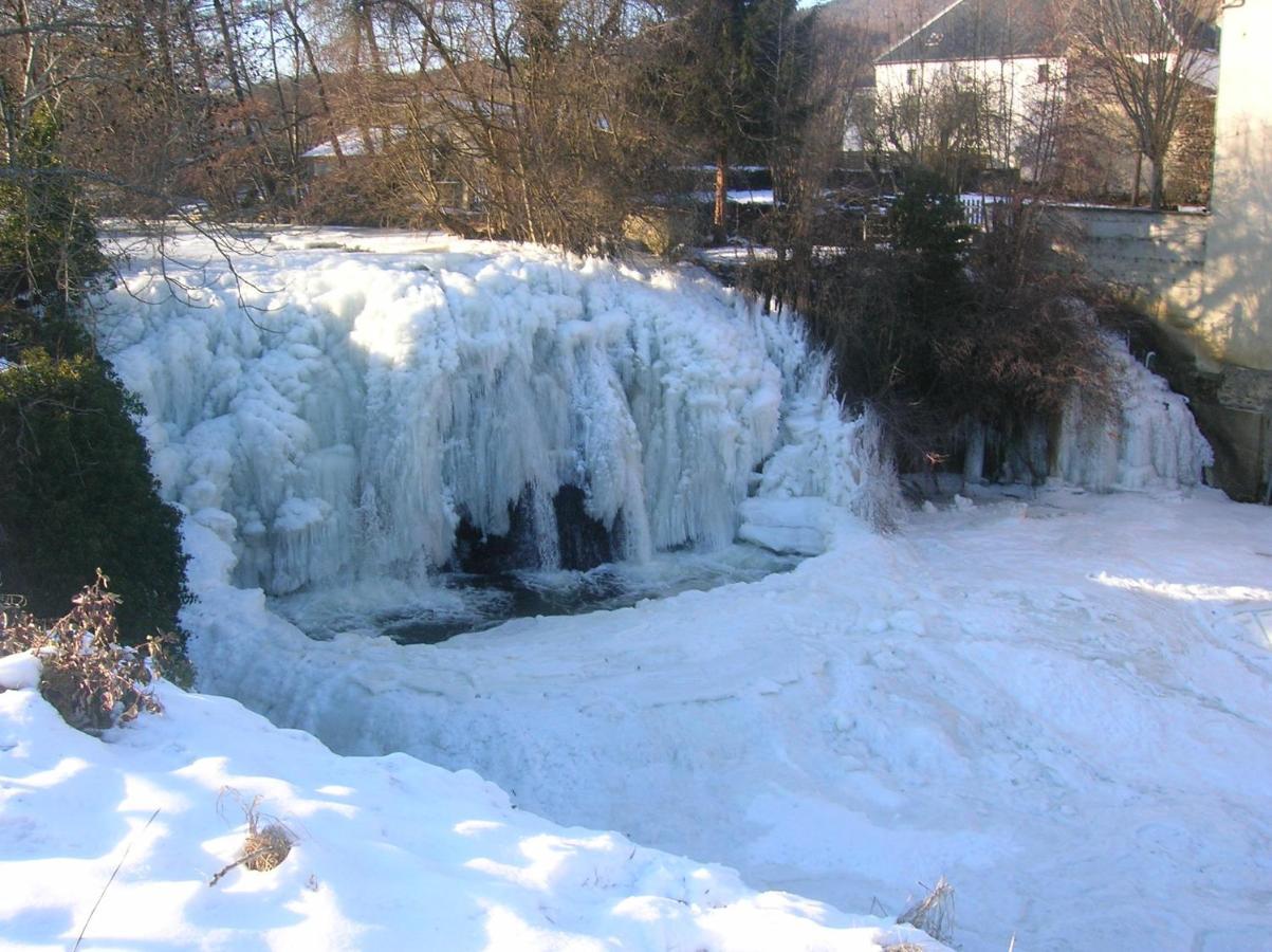 Bed and Breakfast La Cle Des Champs Murol Exterior foto